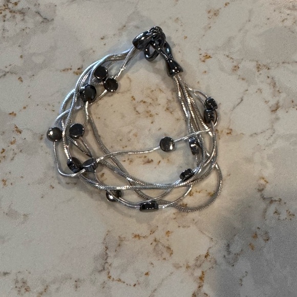 Elegant Silver and Black Beads Bracelet - Picture 8 of 8